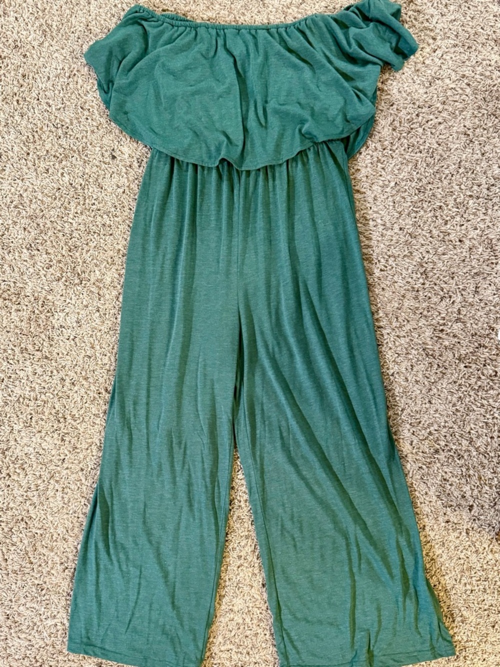 CUPSHE Off-Shoulder Wide-Leg Jumpsuit in Forest Green
